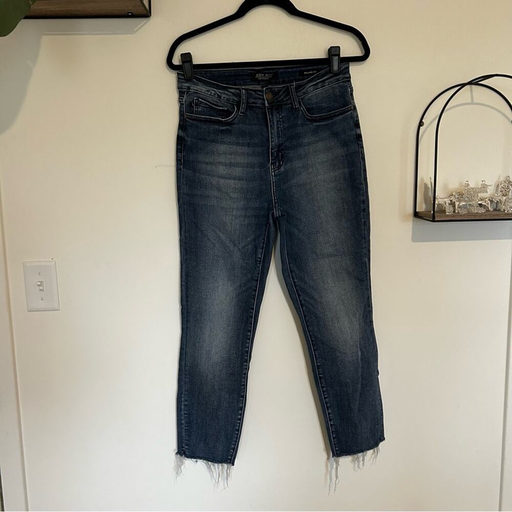 Judy Blue Relaxed Fit Distressed‎ Pocket Raw Hem Denim Jeans Size 9/29